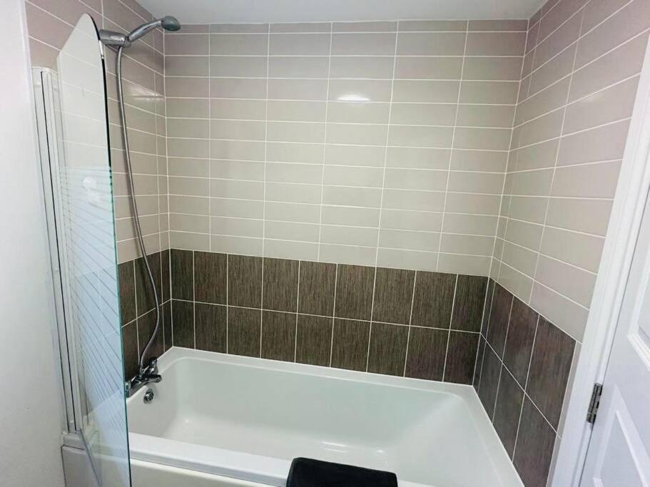 Balne Mill Grove Villa Wakefield Bagian luar foto